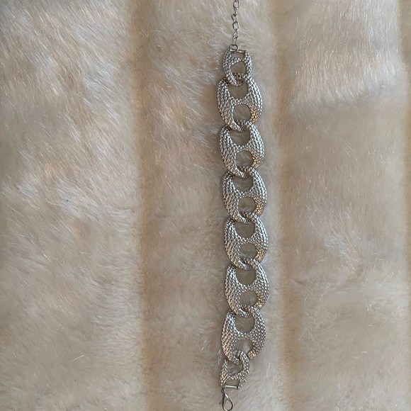 Classy Silver Hammered Chain Bracelet - Picture 3 of 4